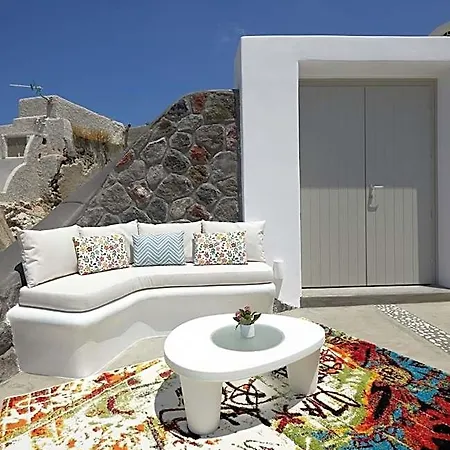 Mellow Luxury Cave Oia (Santorini)