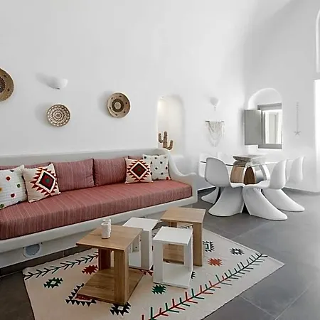 Mellow Luxury Cave Oia (Santorini)