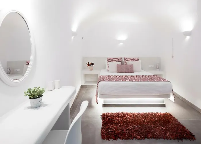 Mellow Luxury Cave Oia (Santorini)
