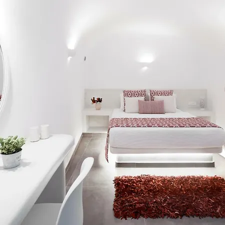 Mellow Luxury Cave Oia (Santorini)